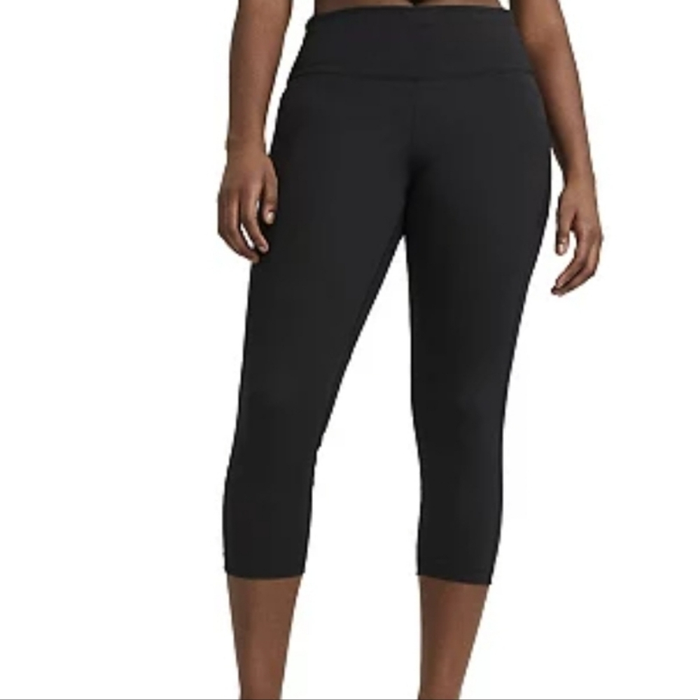 NWT Nike Fast Tight Fit Mid Rise Crop Length Leggings